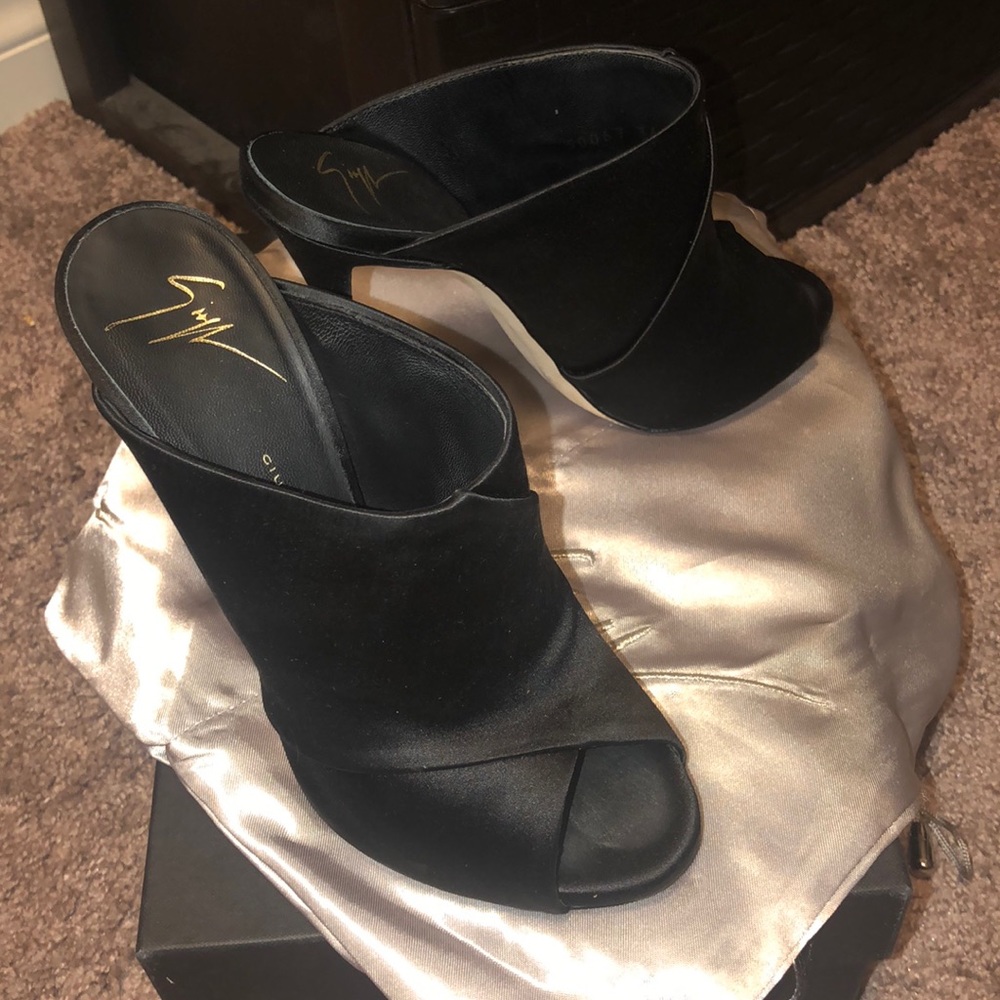 Black Giuseppe heels